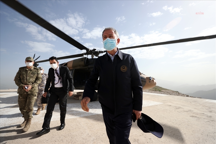 BAKAN AKAR VE KUVVET KOMUTANLARI IRAK SINIRINDA SIFIR NOKTASINDA