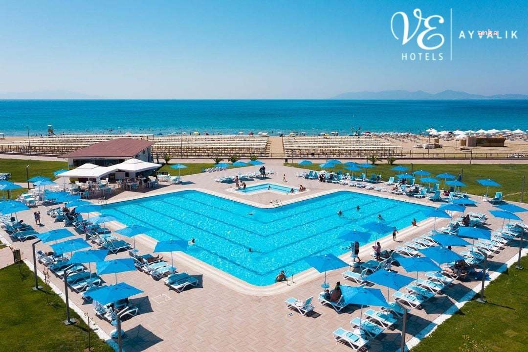 TAM KAPANMA BİTERKEN İÇİŞLERİ’NİN AYVALIK’TAKİ OTELİNDE KONAKLAMA BAŞVURULARI AÇILDI