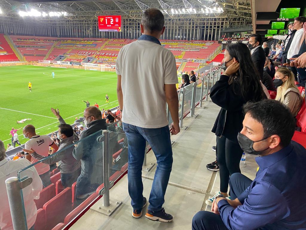 BEŞİKTAŞ BELEDİYE BAŞKANI AKPOLAT, ŞAMPİYON BEŞİKTAŞ’I İZMİR’DE DE YALNIZ BIRAKMADI