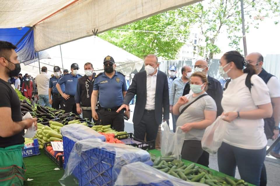 KARTAL'DA KURULAN SEMT PAZARLARINDA COVID-19 DENETİMİ YAPILDI