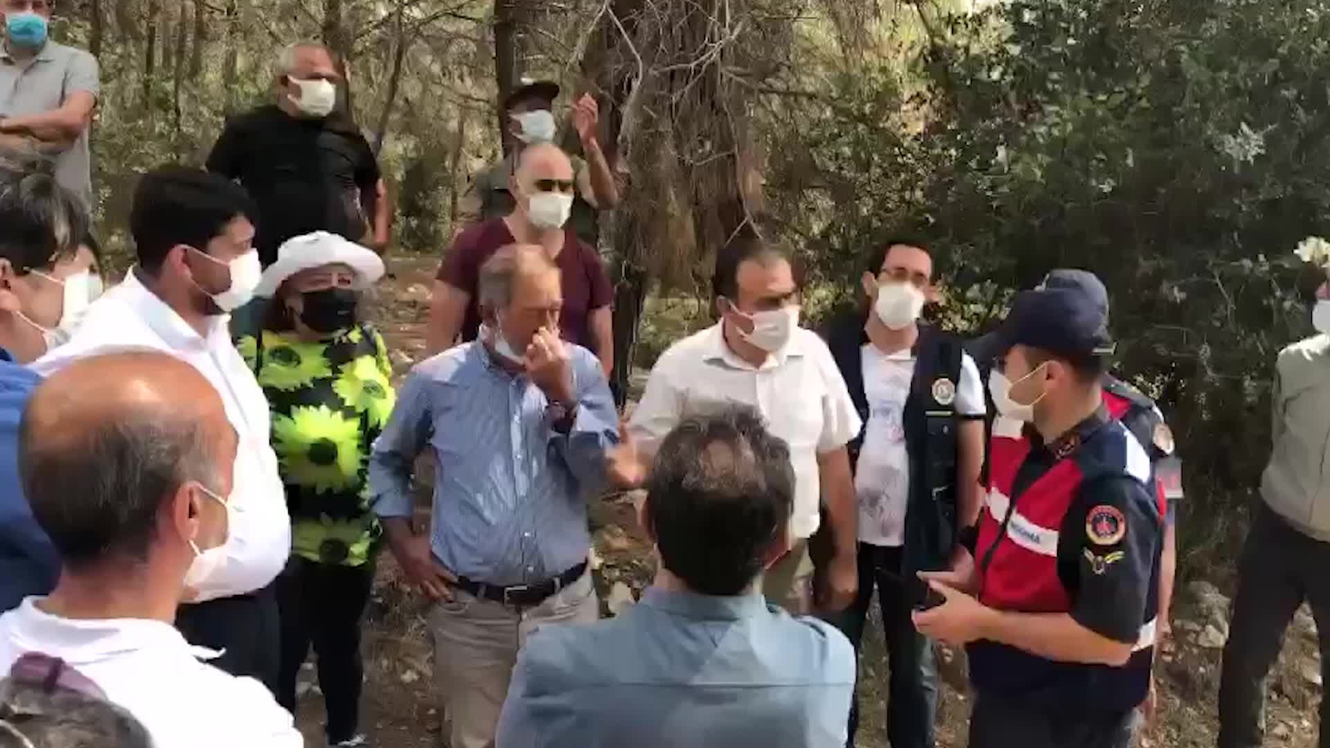 MERSİN'DE "AĞAÇ" NÖBETİNE JANDARMA ENGELİ
