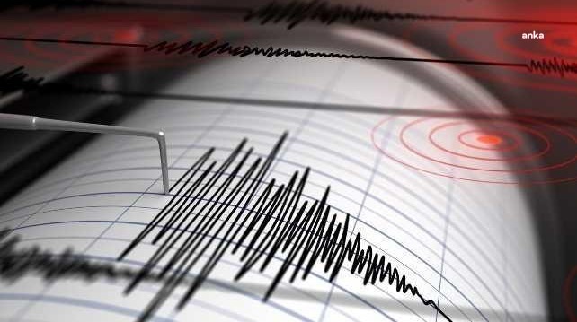 İZMİR'DE KORKUTAN DEPREMLER