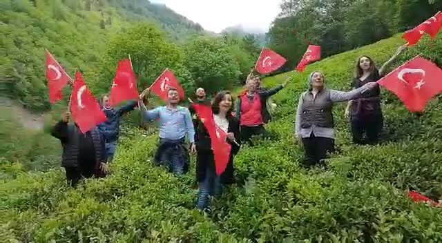 TAŞ OCAĞINA KARŞI MÜCADELE EDEN İKİZDERELİLER, 19 MAYIS'I ÇAY BAHÇESİNDE GENÇLİK MARŞI'NI OKUYARAK  KUTLADILAR
