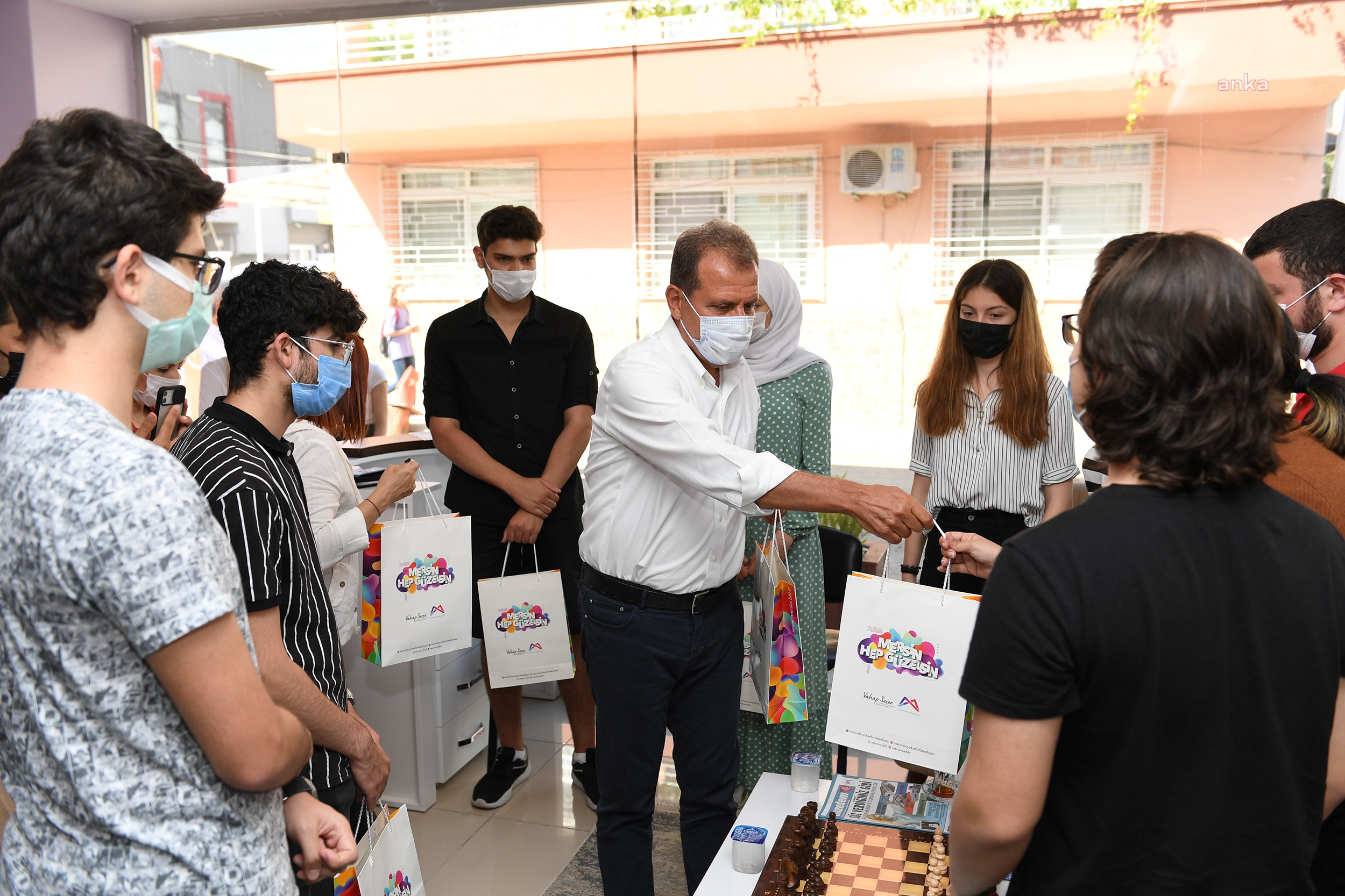 VAHAP SEÇER: “GELECEK GÜNLER GENÇLERİMİZ SAYESİNDE ÇOK DAHA İYİ OLACAK”