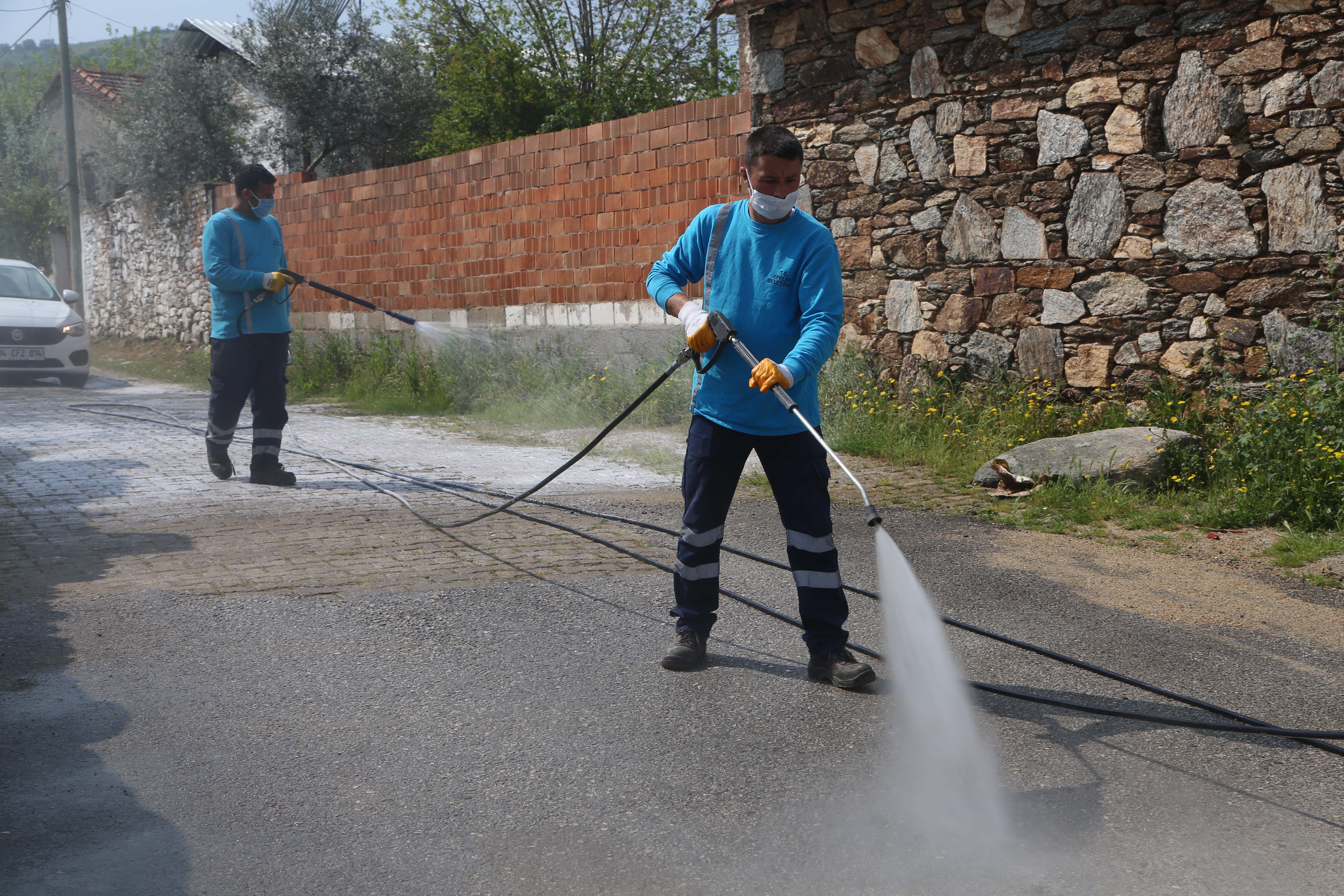 EFELER’İN HER KÖŞESİ DEZENFEKTE EDİLİYOR