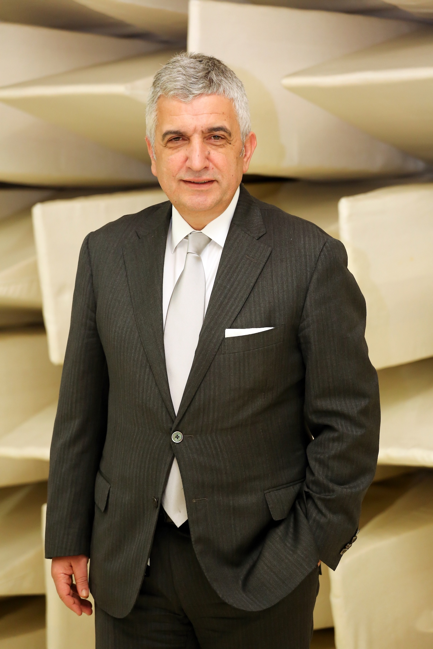OTOMOBİL ÜRETİMİ DURDU SAĞLIK ÜRÜNLERİNE YÖNELDİ