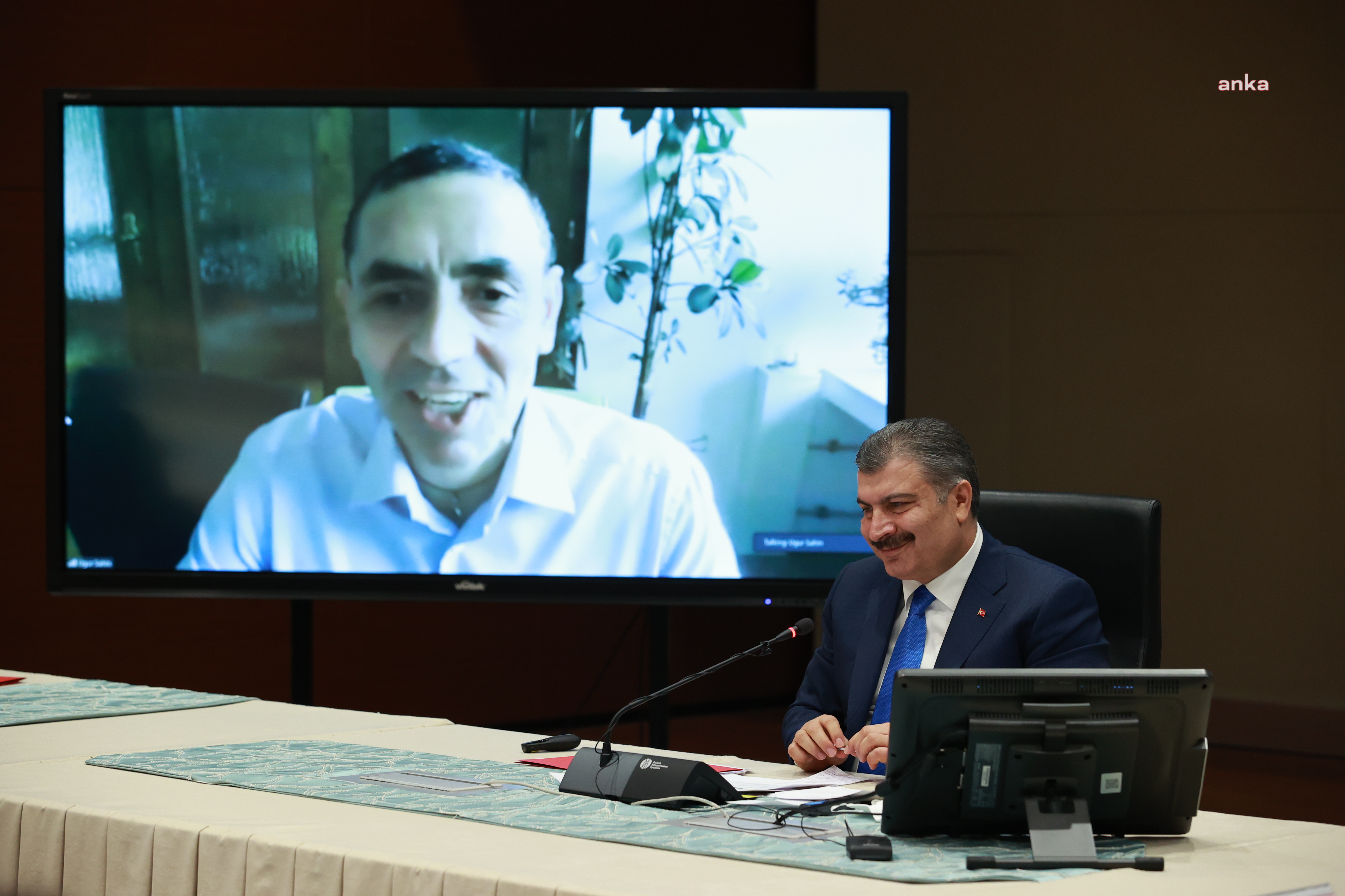BİONTECH KURUCUSU ŞAHİN, BİLİM KURULU TOPLANTISINA KATILDI: "EYLÜL SONUNA KADAR 120 MİLYON DOŞ AŞI İÇİN ANLAŞMA İMZALADIK"