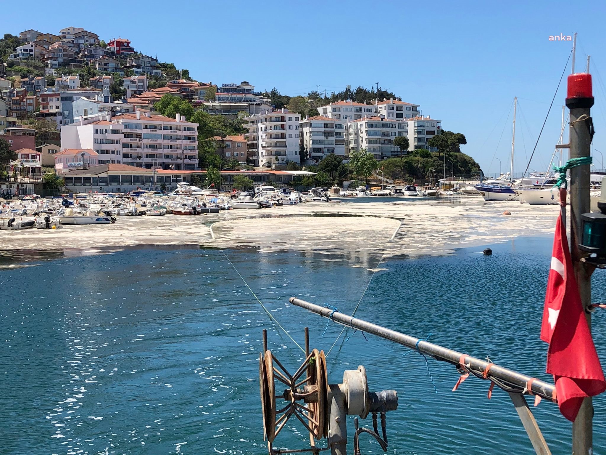 MARMARA’DA DENİZ SALYASINA KARŞI ORTAK MÜCADELE
