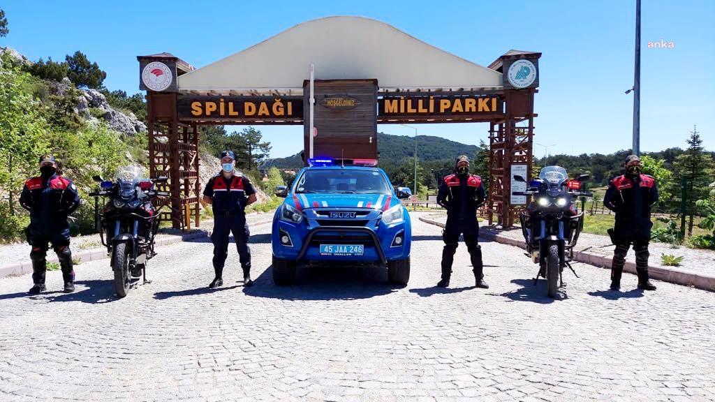 MANİSA JANDARMASI MİLLİ PARK SPİL’DE OLASI ORMAN YANGINLARI VE KİRAZ DOLANDIRICILARINA KARŞI ÖZEL TİM KURDU