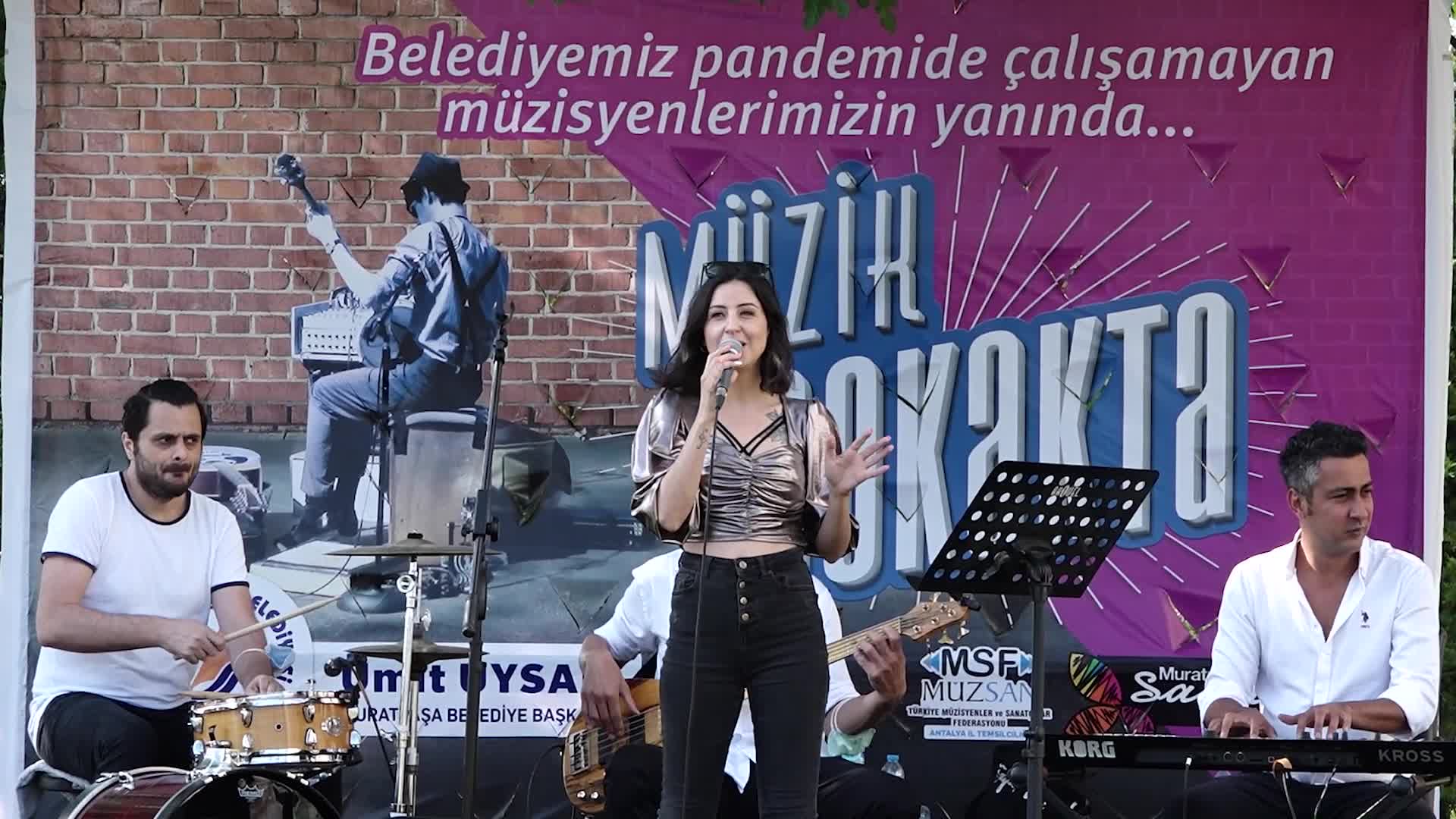 MURATPAŞA BELEDİYESİ'NDEN MÜZİSYENLERE DESTEK
