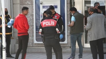 FETHİYE'DE 400'E YAKIN VATANDAŞA COVİD-19 CEZASI