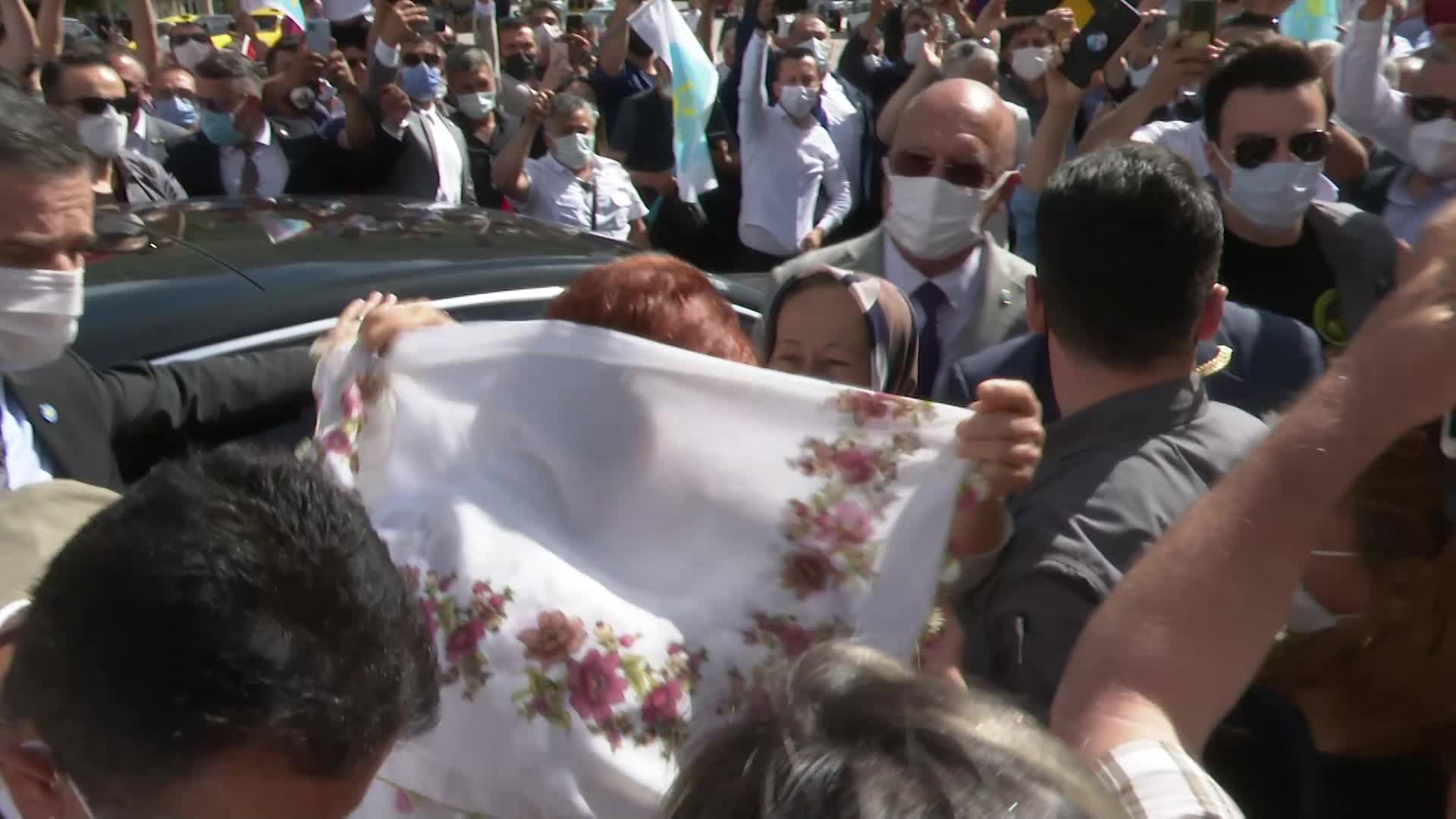 AKŞENER, SENİRKENT'TE "GÜNEŞİN KADINLARI KOOPERATİFİ"Nİ ZİYARET ETTİ