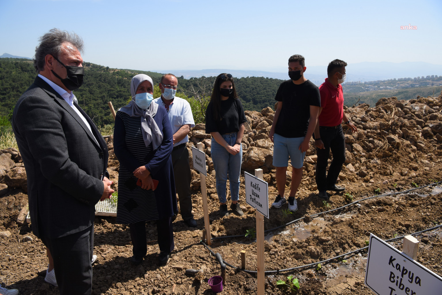 BORNOVA BELEDİYESİ’NDEN ATALIK TOHUM DESTEĞİ
