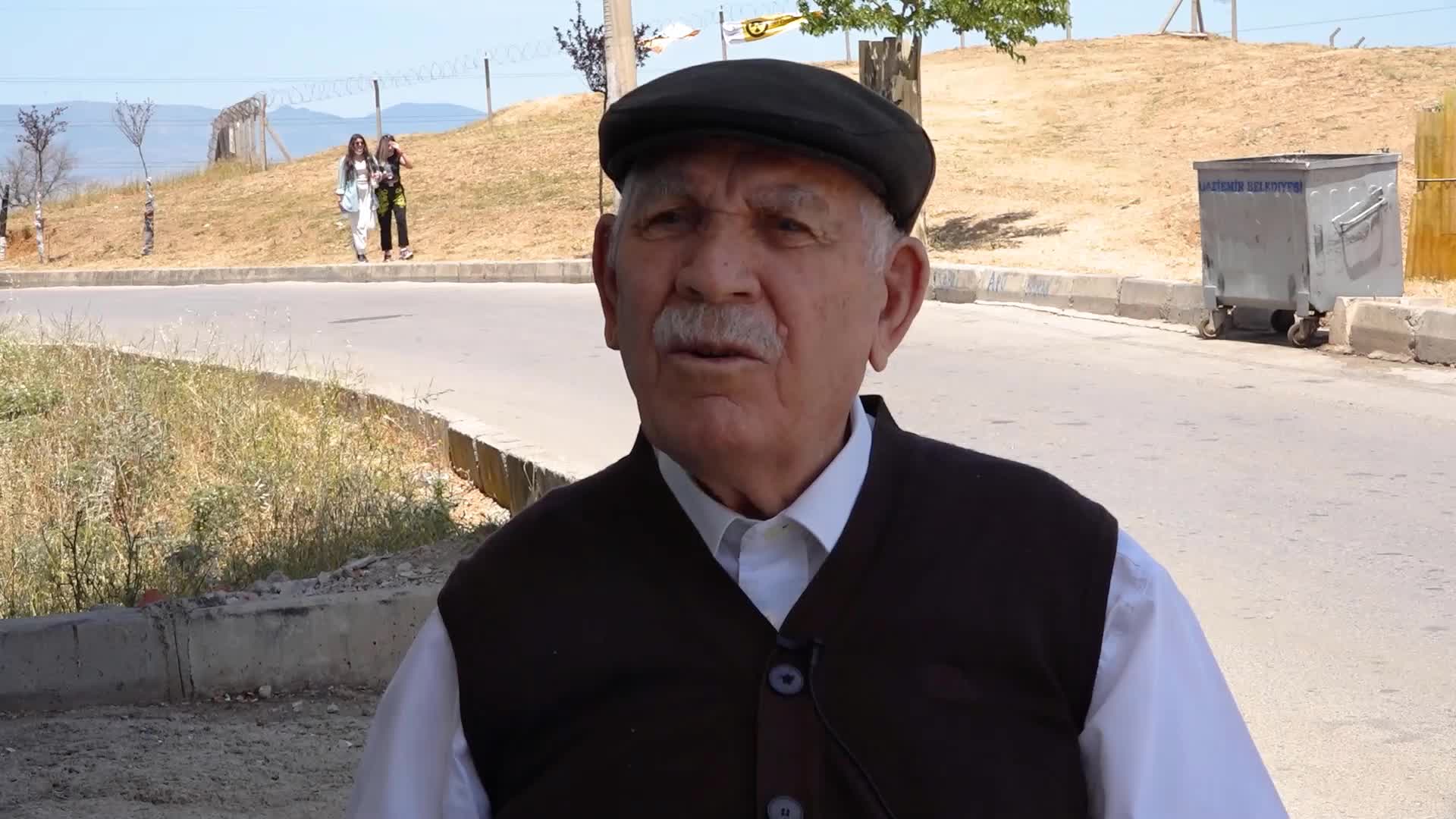 RADYASYONA KARŞI 93'LÜK DURAN ADAM!
