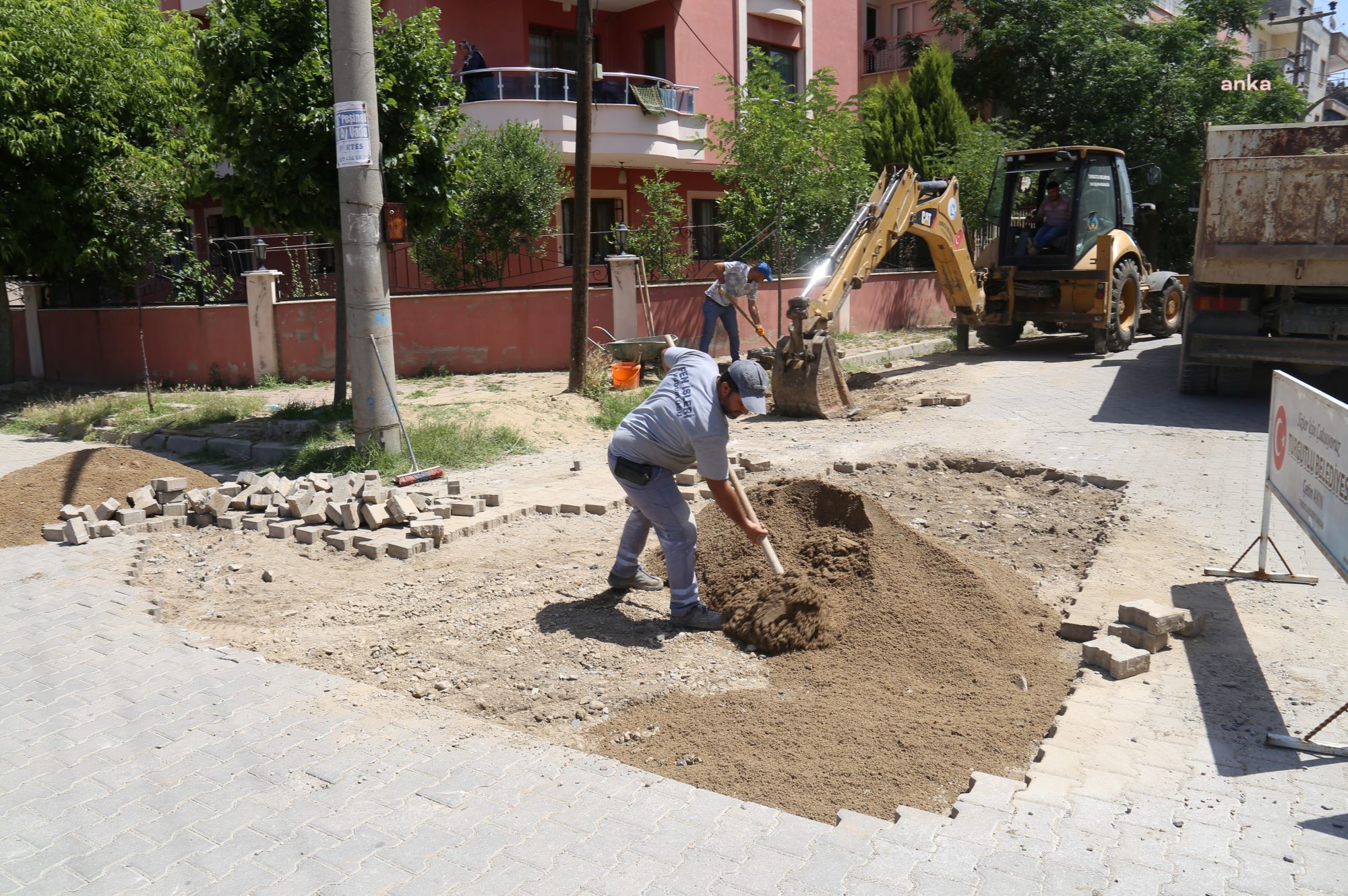 TURGUTLU BELEDİYESİ, İLÇEYİ YAZA HAZIRLIYOR