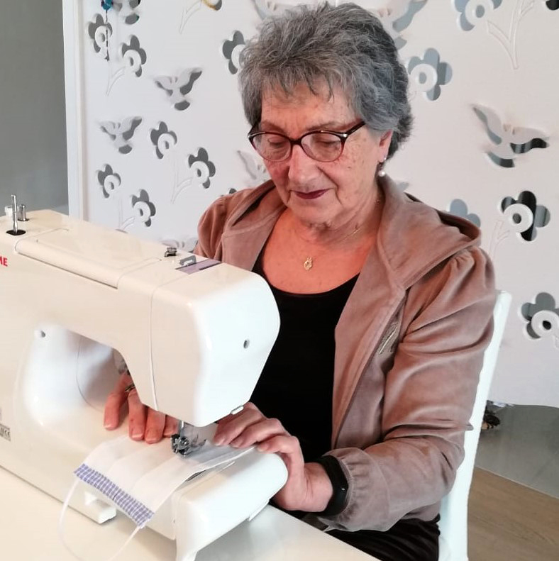 KURSİYERDEN?ÇANKAYALI? İŞÇİLERE MASKE DESTEĞİ