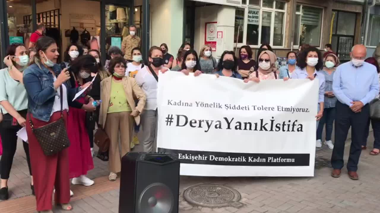 ESKİŞEHİRLİ KADINLARDAN BAKAN YANIK'A:  "TOLERE ETMİYORUZ"