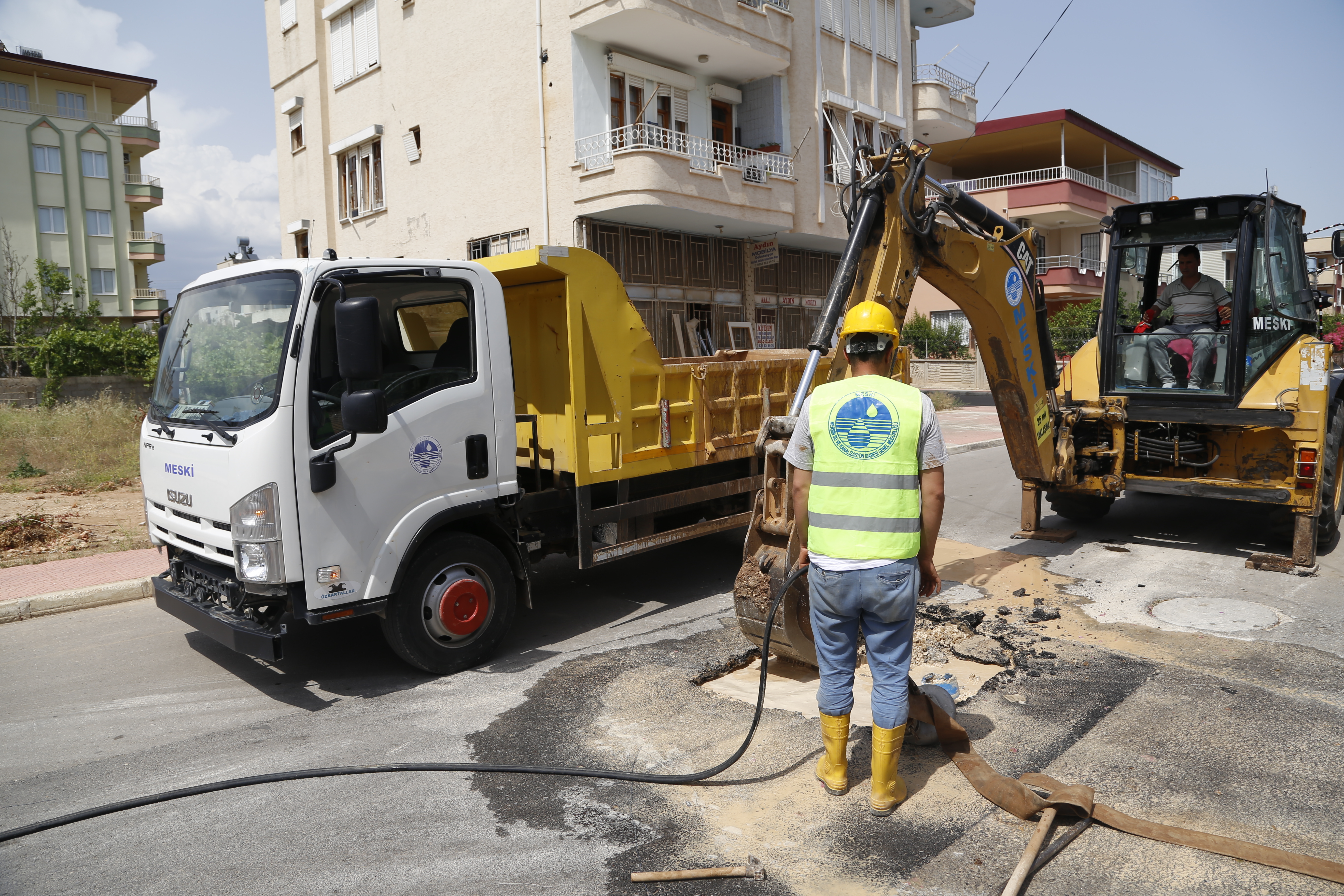MESKİ SOKAĞA ÇIKMA YASAĞI DÖNEMİNDE ÇALIŞMALARINA ARA VERMEYECEK