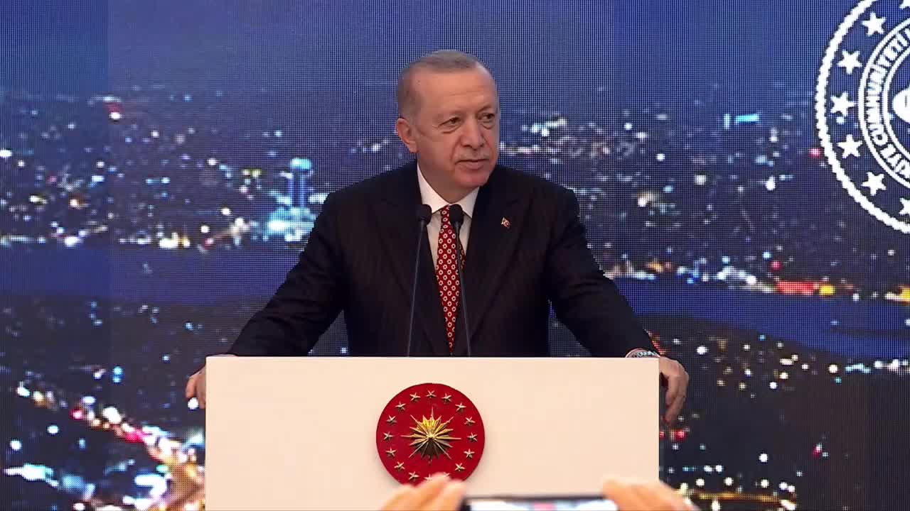 ERDOĞAN, KANAL İSTANBUL’UN TEMELİNİN HAZİRAN SONUNDA ATILACAĞINI AÇIKLADI: "İSTANBUL ÇOK HOYRAT DAVRANIŞLARA MARUZ KALDI"
