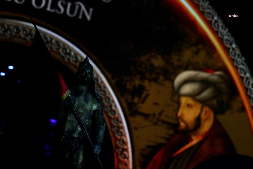 İSTANBUL'UN FETHİNİN 568. YIL DÖNÜMÜ GÖRSEL ŞÖLENLE KUTLANDI