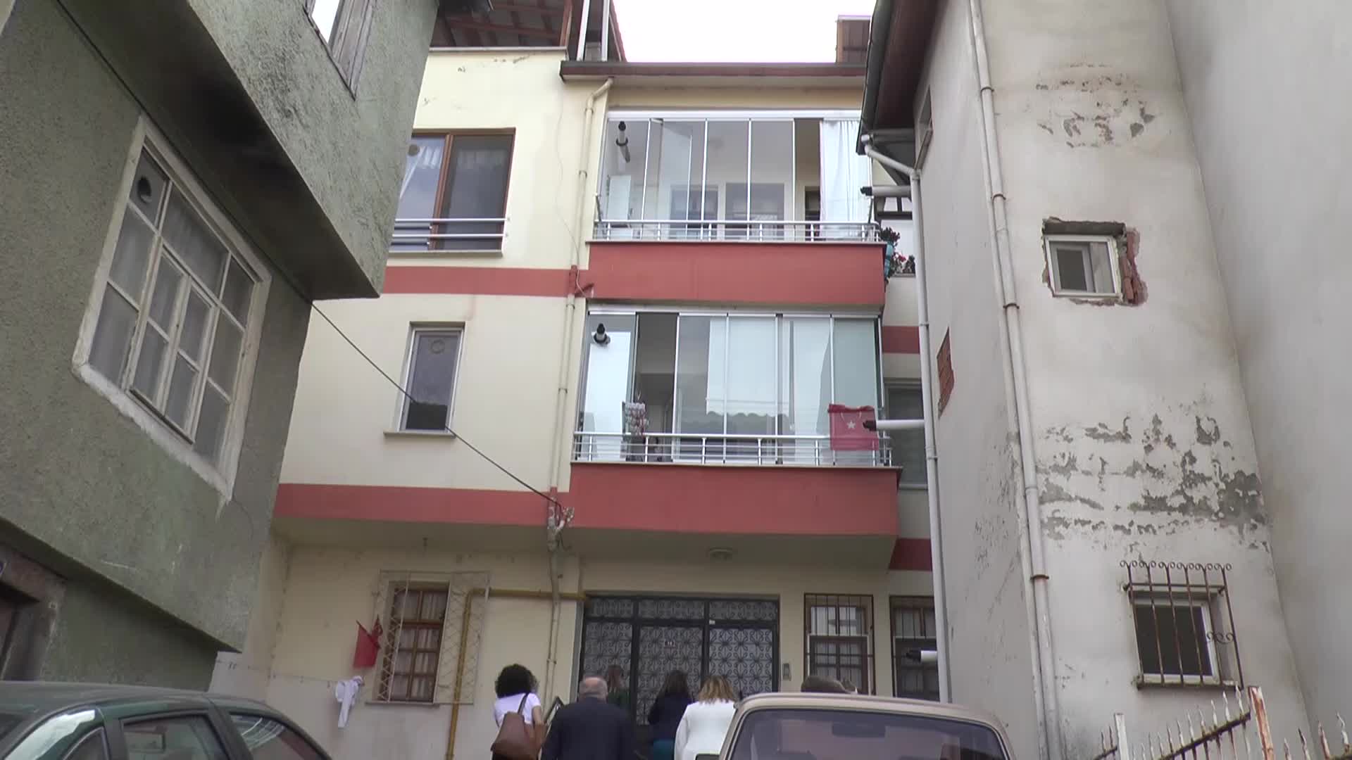 CEREN ÖZDEMİR'İN AİLESİNDEN SİTEM: “BAKANLAR UYUYOR YA DA İŞLERİNE ÖYLE GELİYOR”