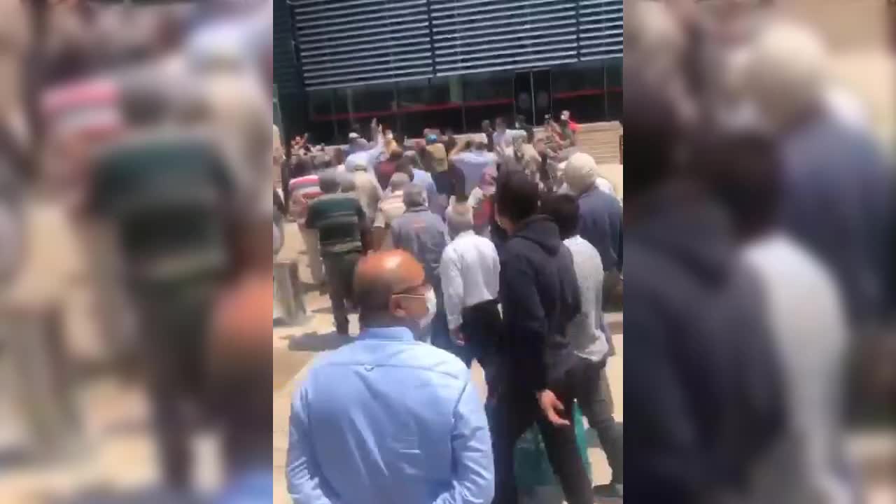 KEKİK TARLASINA SAHİP ÇIKAN KÖYLÜ, DENİZLİ VALİLİĞİ ÖNÜNDE OTURMA EYLEMİ YAPTI