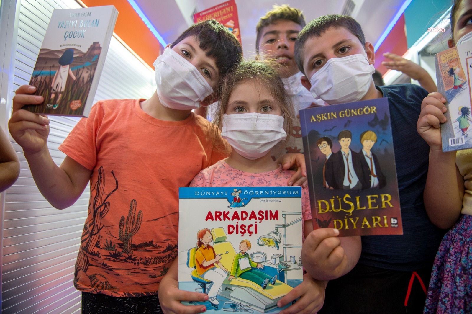 SEYHAN BELEDİYESİ'NİN “GEZİCİ BİLGİ EVİ” YOLA ÇIKTI