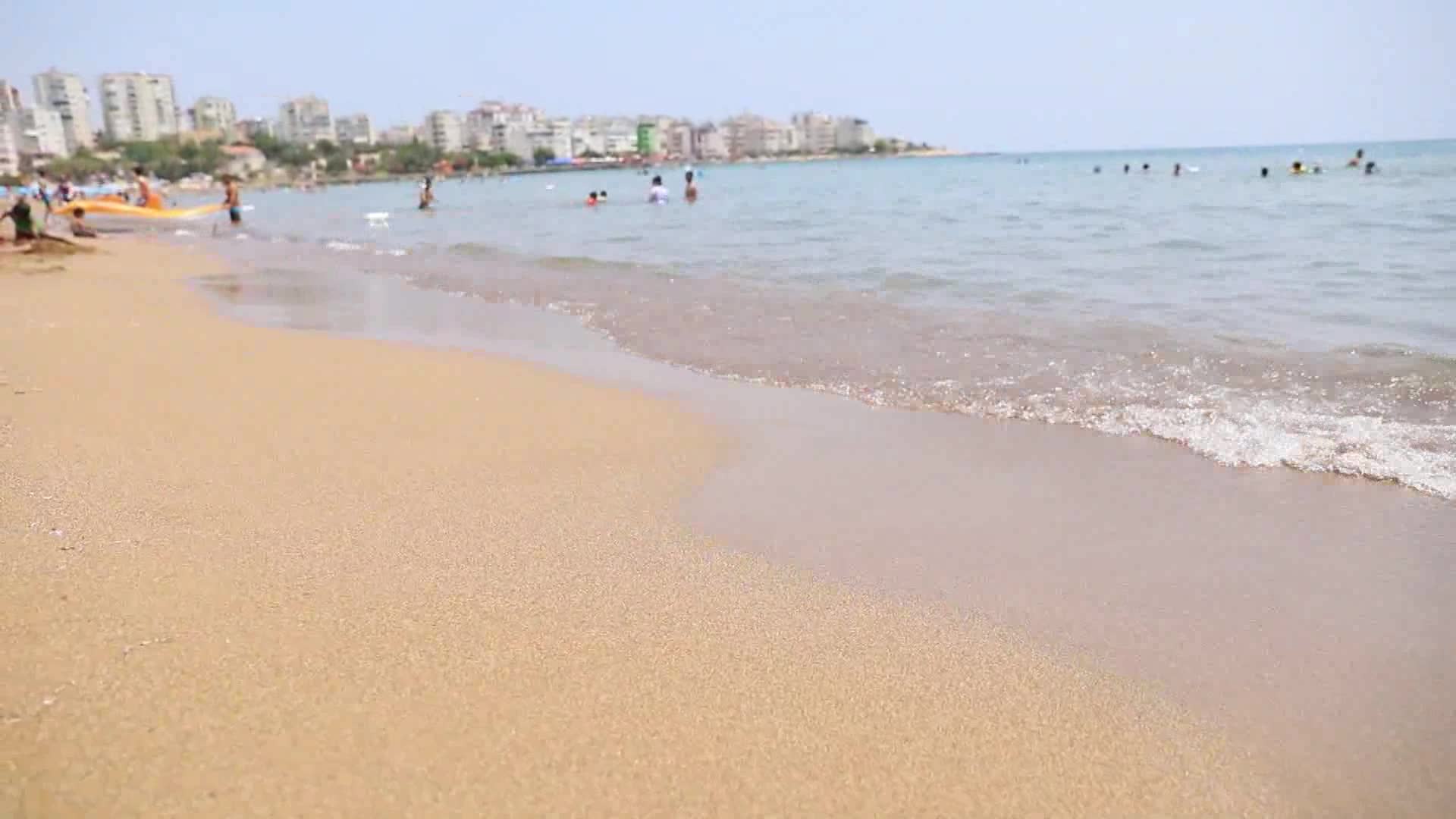 MERSİN BÜYÜKŞEHİR, 9 PLAJDA HAZIRLIKLARA BAŞLADI