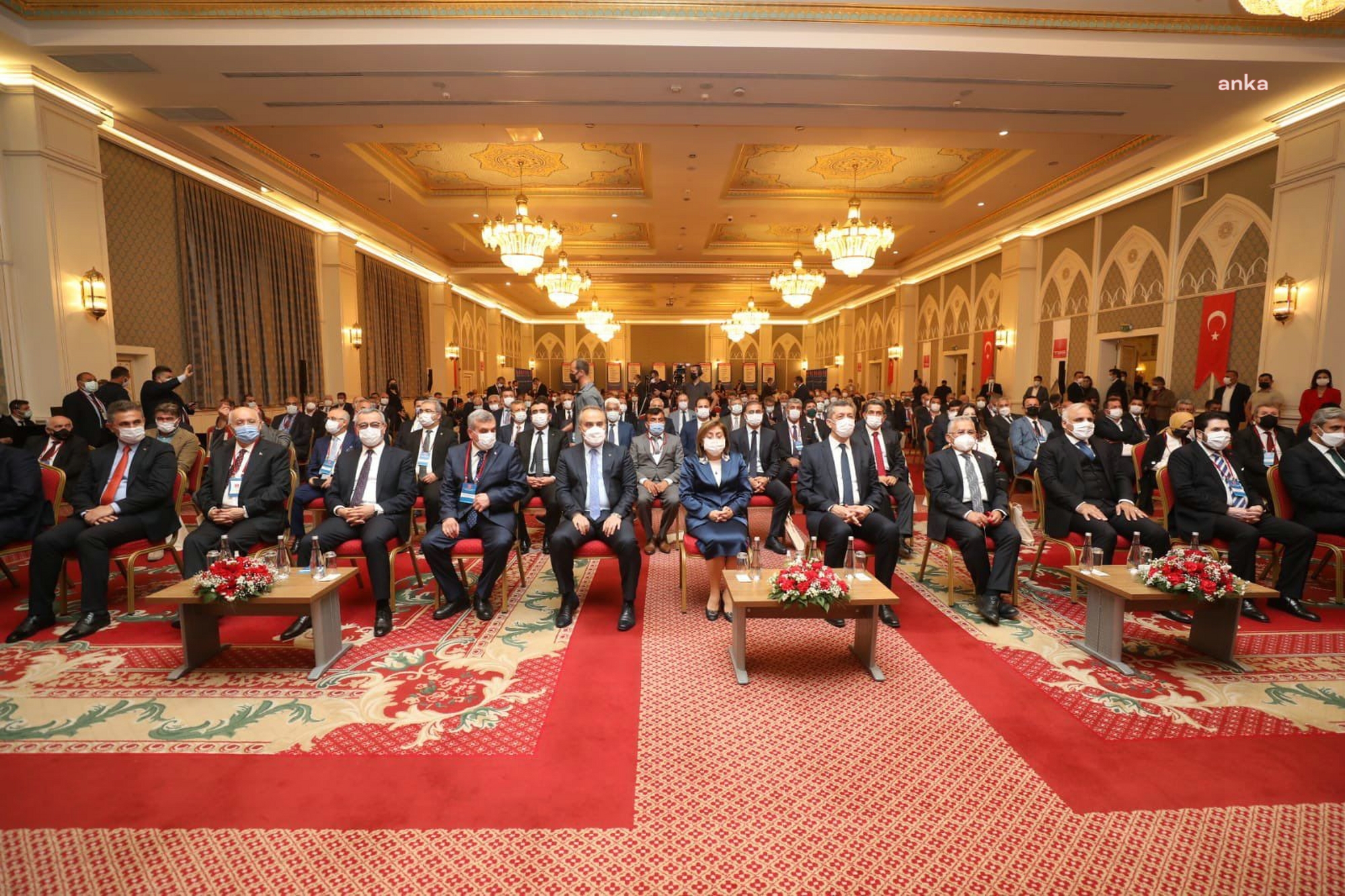 ODUNPAZARI BELEDİYE BAŞKANI KURT YENİDEN TÜRKİYE BELEDİYELER BİRLİĞİ ENCÜMEN ÜYESİ SEÇİLDİ