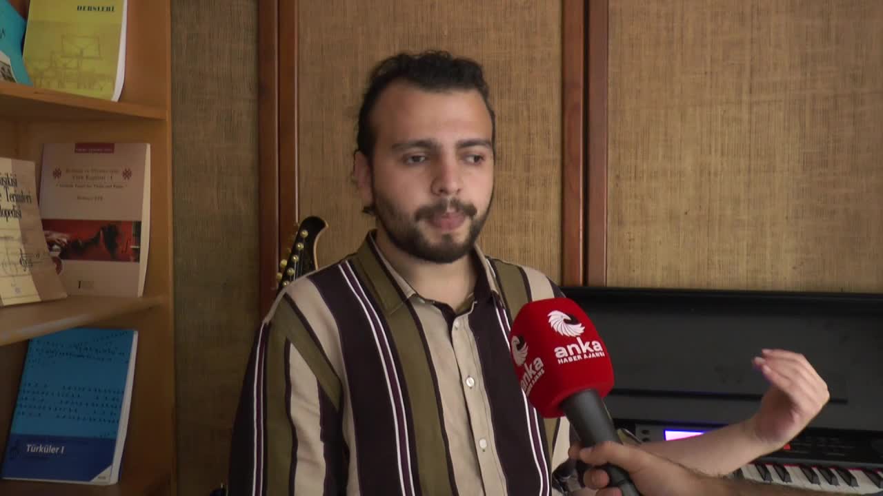 GÜZEL SANATLAR ÖĞRENCİLERİ UZAKTAN EĞİTİMDEN ŞİKAYETÇİ: "YOUTUBE'DAN VİDEO İZLEMEK GİBİ"