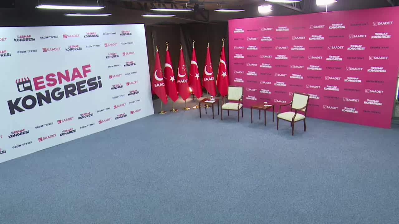 ESNAF, SAADET PARTİSİ'NİN KONGRESİ'NDE BİR ARAYA GELDİ: "DEVLET ALACAĞI PARA İÇİN BİZE HİBE VERDİ"