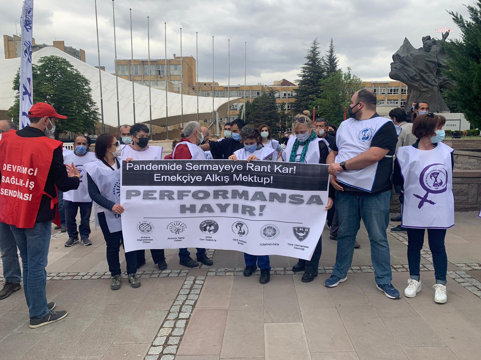 SAĞLIK EMEKÇİLERİ: “İŞ YÜKÜMÜZ RİSKİMİZ ARTIYOR, MAAŞLARIMIZ ERİYOR!”