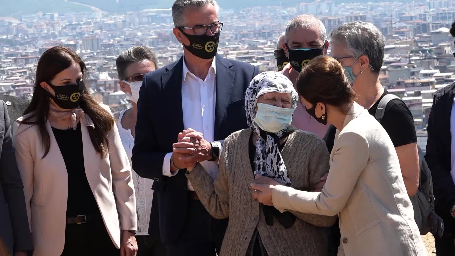 DURAN ADAM'A ANNE DESTEĞİ