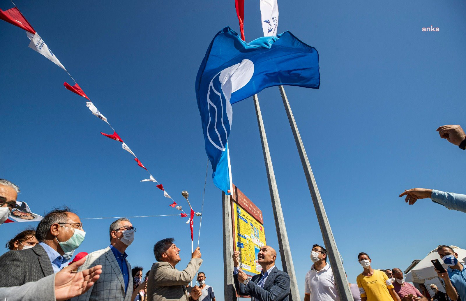 İZMİR 14 YENİ PLAJLA TÜRKİYE LİDERİ OLDU