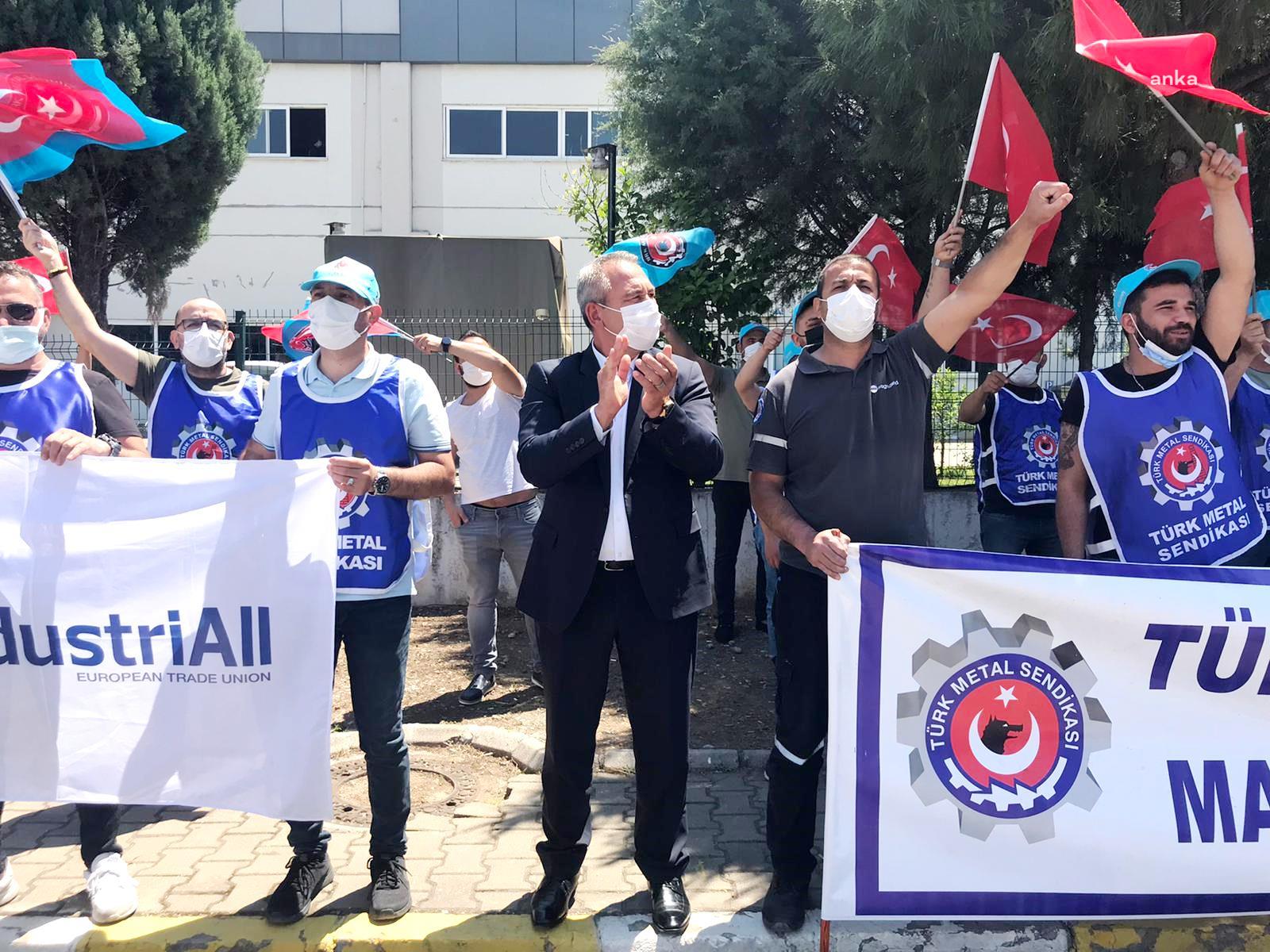 TÜRK METAL SENDİKASI MANİSA'DA, SENDİKALI İŞÇİLERİN İŞTEN ÇIKARILMASINA KARŞI EYLEM YAPTI