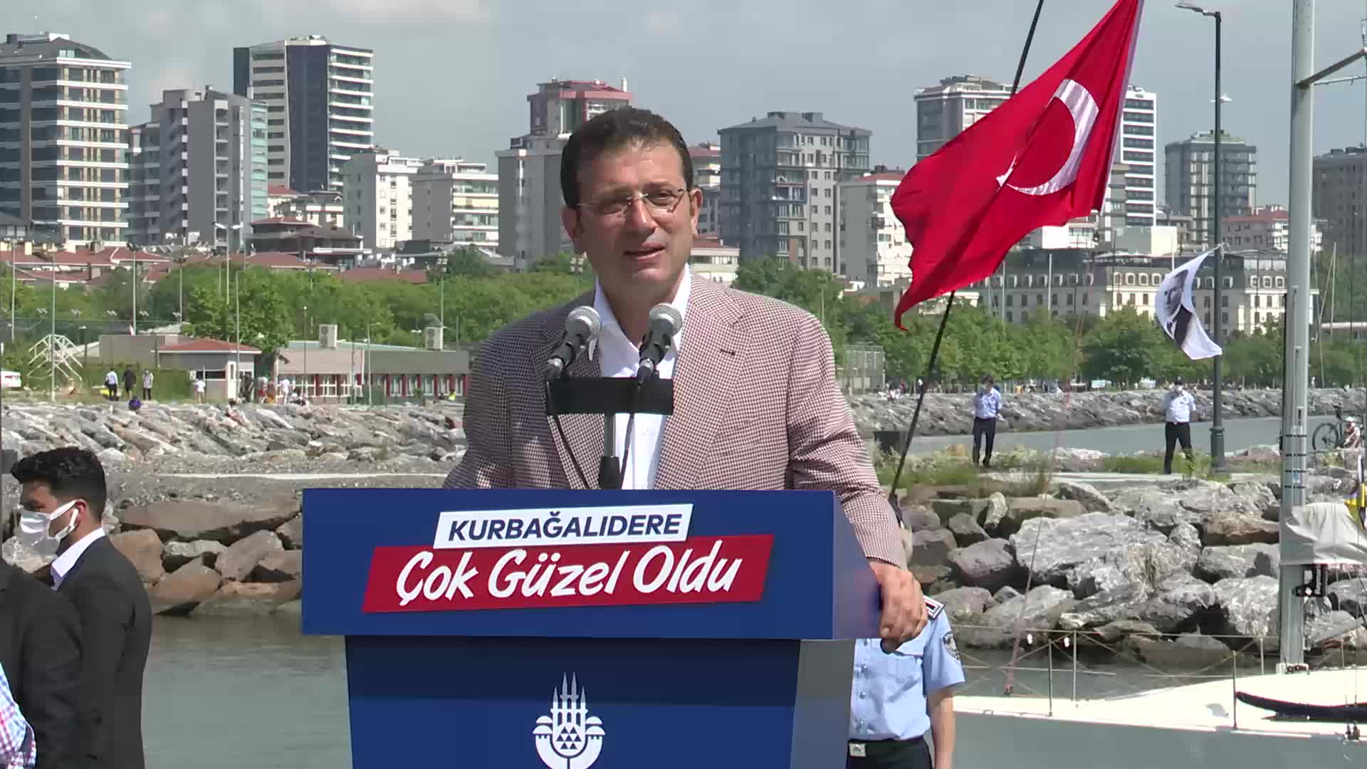 İMAMOĞLU: BİR KEZ DE PİŞMAN OL YAHU! BİR DEFA DA BU ŞEHRİ İÇTEN SEV YA