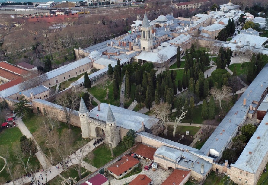 İBB GENEL SEKRETER YARDIMCISI POLAT’TAN, TOPKAPI SARAYI DARPHANE BİNASI’NIN BOŞALTILMASINDA “ÇAMLICA CAMİSİ” İDDİASI