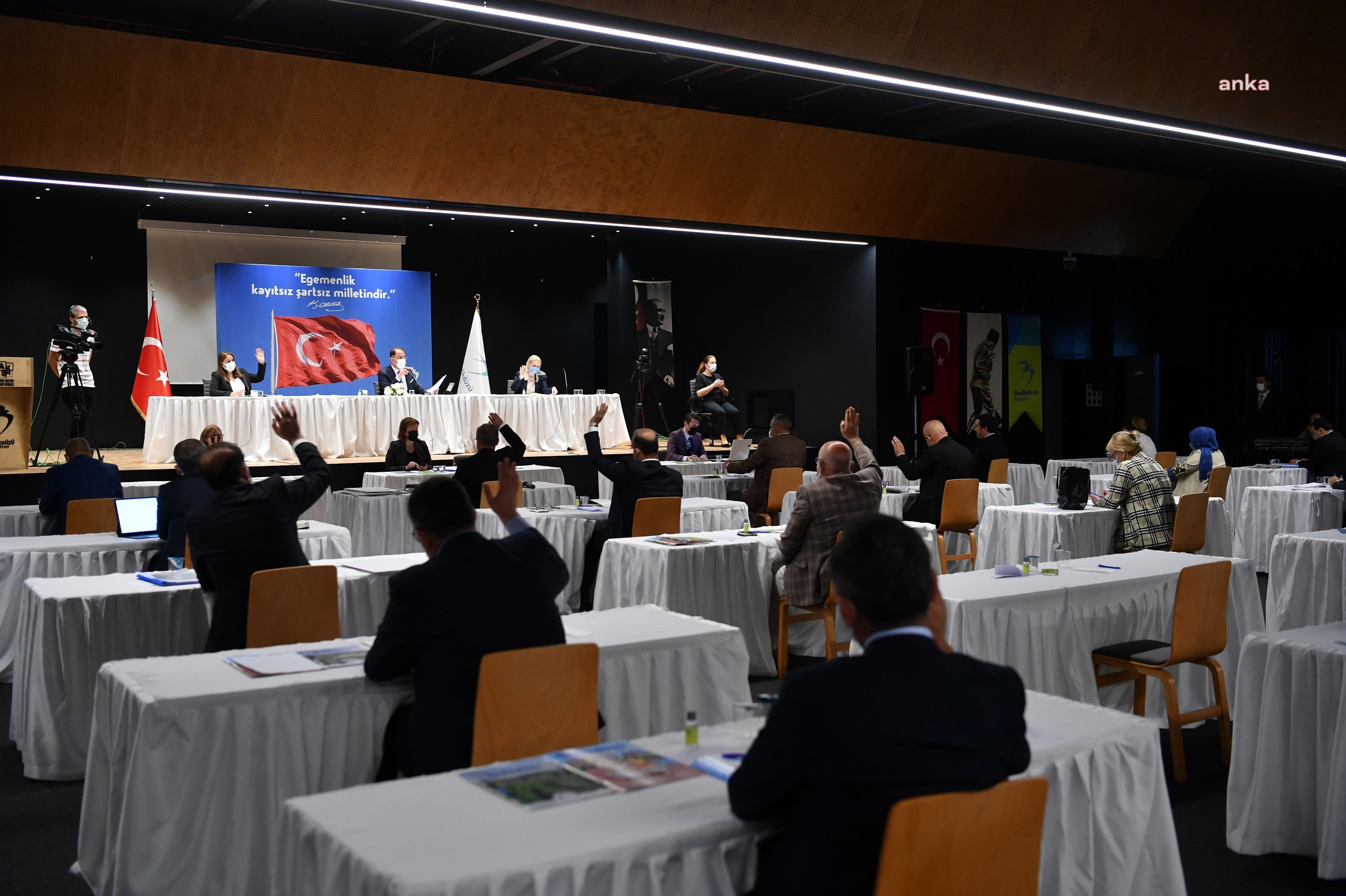 BEYLİKDÜZÜ, 15 YILDIR BEKLEDİĞİ METROSUNA KAVUŞUYOR