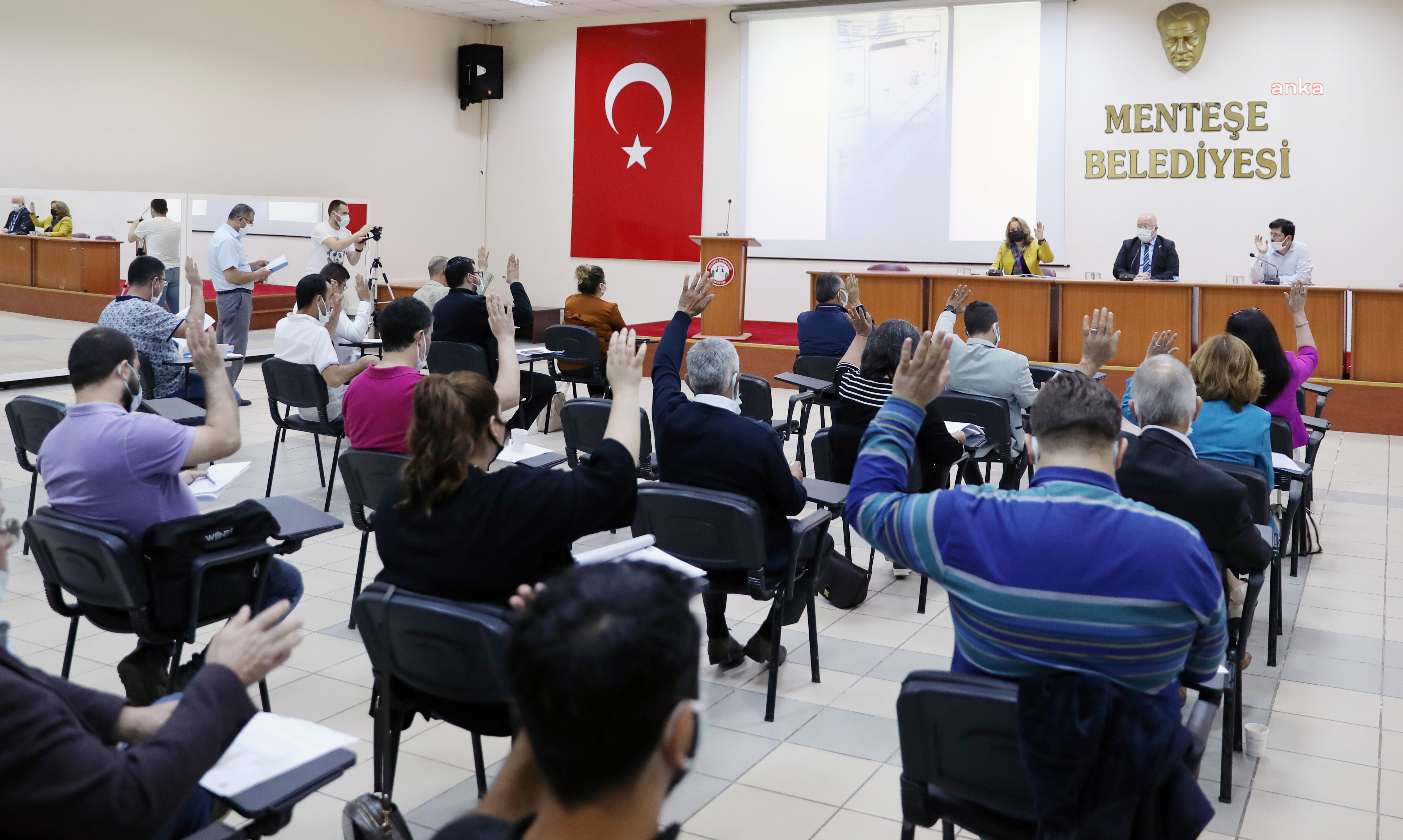 MENTEŞE BELEDİYESİ ESNAFA KİRA DESTEĞİNİ 2 AY UZATTI