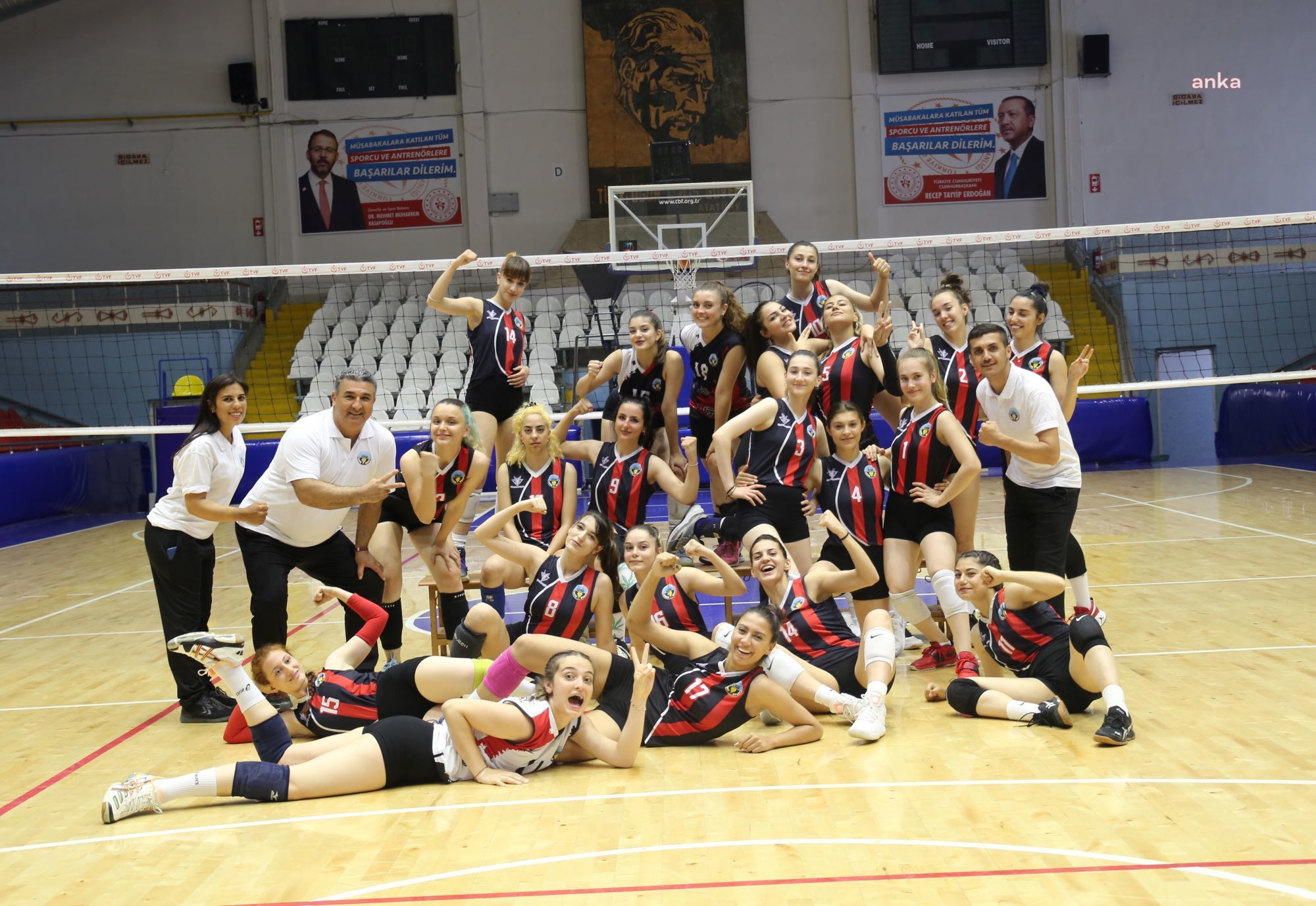 TURGUTLU BELEDİYESPOR KADIN VOLEYBOL TAKIMI İLK KEZ BÖLGESEL LİGTE