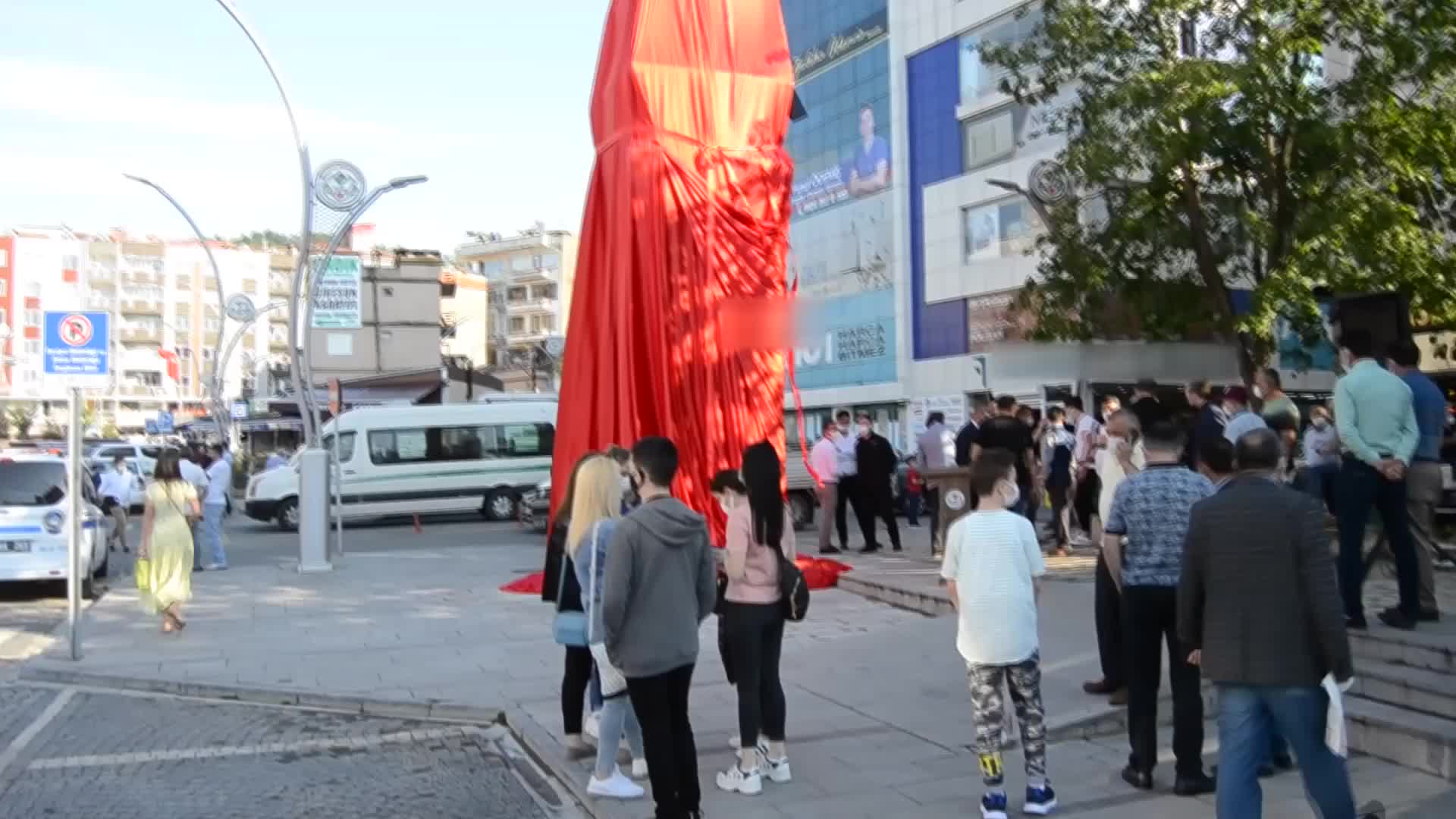 ESKİSİ, 'KİLİSE ÇAN KULESİNE BENZİYOR' DİYE YIKILDI: GİRESUN’A 'ALEMLİ' SAAT KULESİ