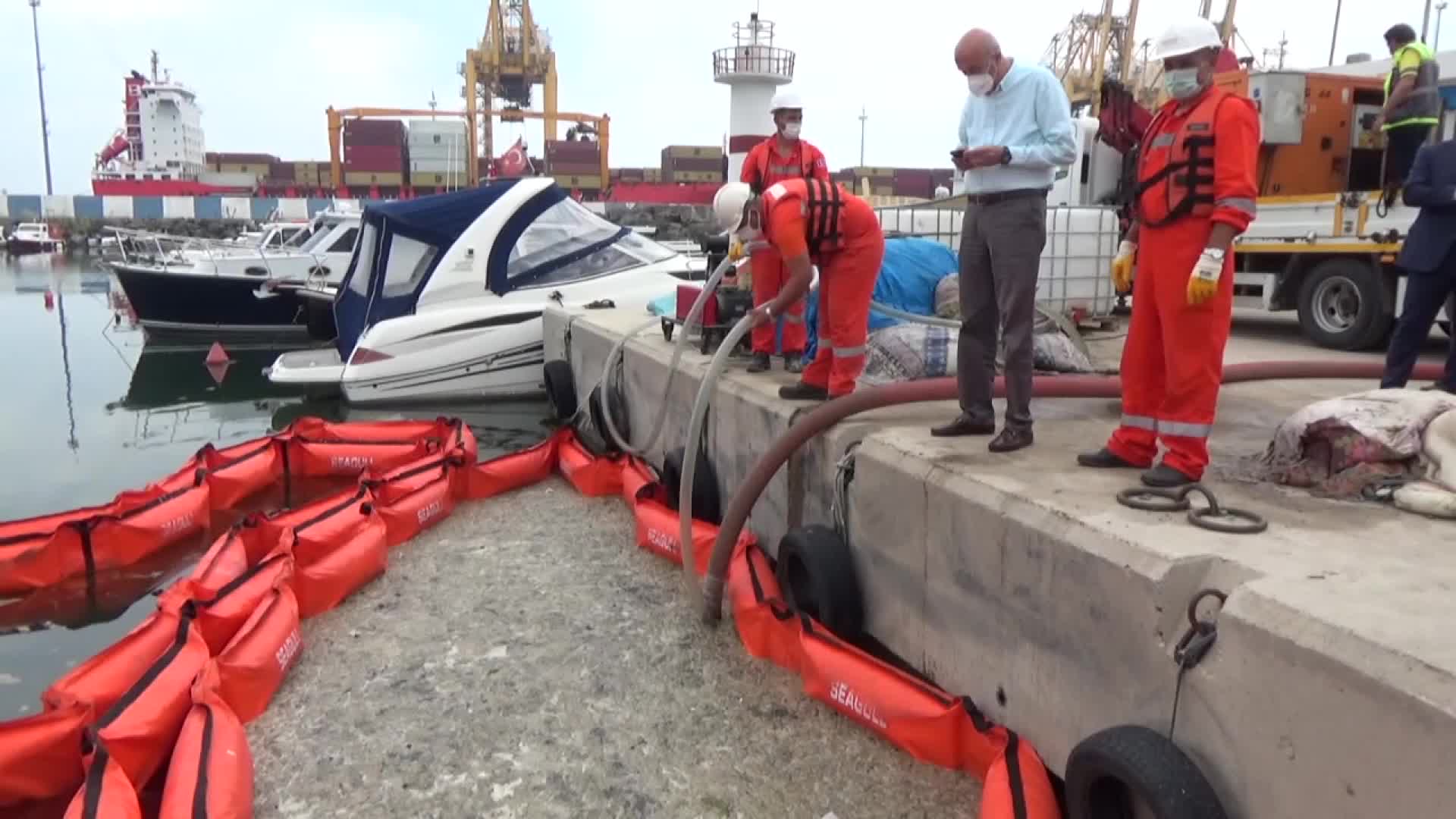 TEKİRDAĞ’DA DENİZ SALYASI TEMİZLİĞİ BAŞLADI
