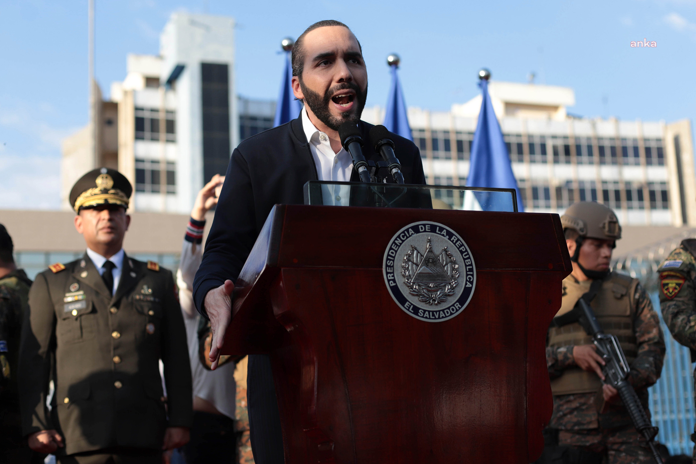 EL SALVADOR, BİTCOİN'İ RESMİ PARA BİRİMİ OLARAK KABUL EDEN İLK ÜLKE OLDU