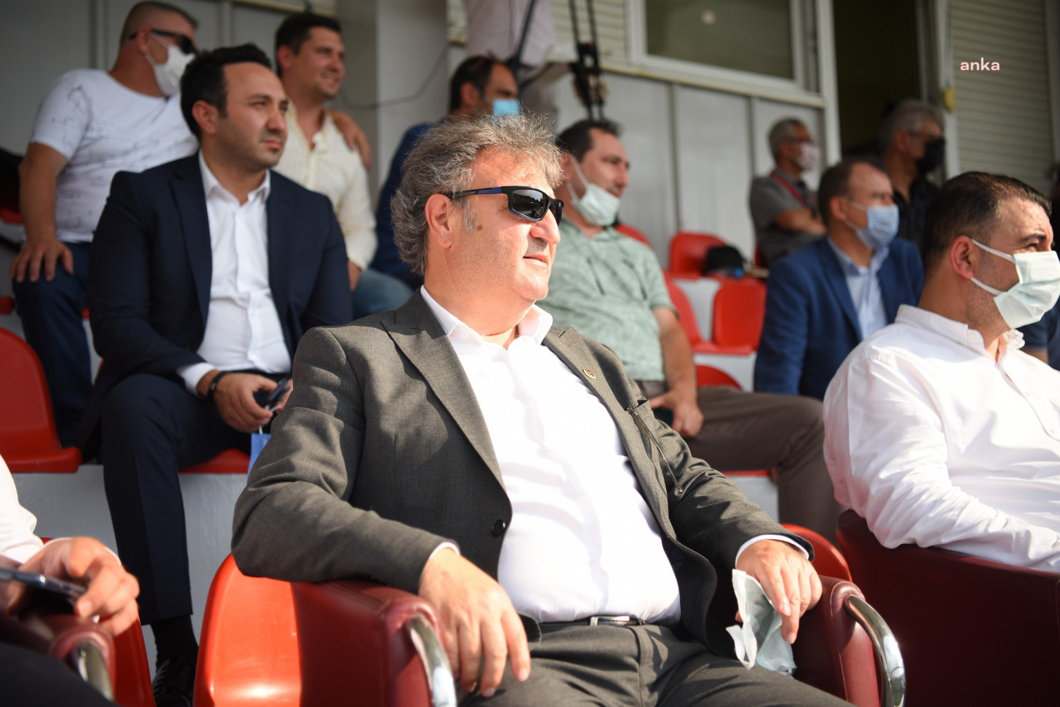 BORNOVA BELEDİYESİ TARAFINDAN YENİLENEN YUSUF TIRPANCI TESİSLERİ’NDE İLK MAÇ HEYECANI