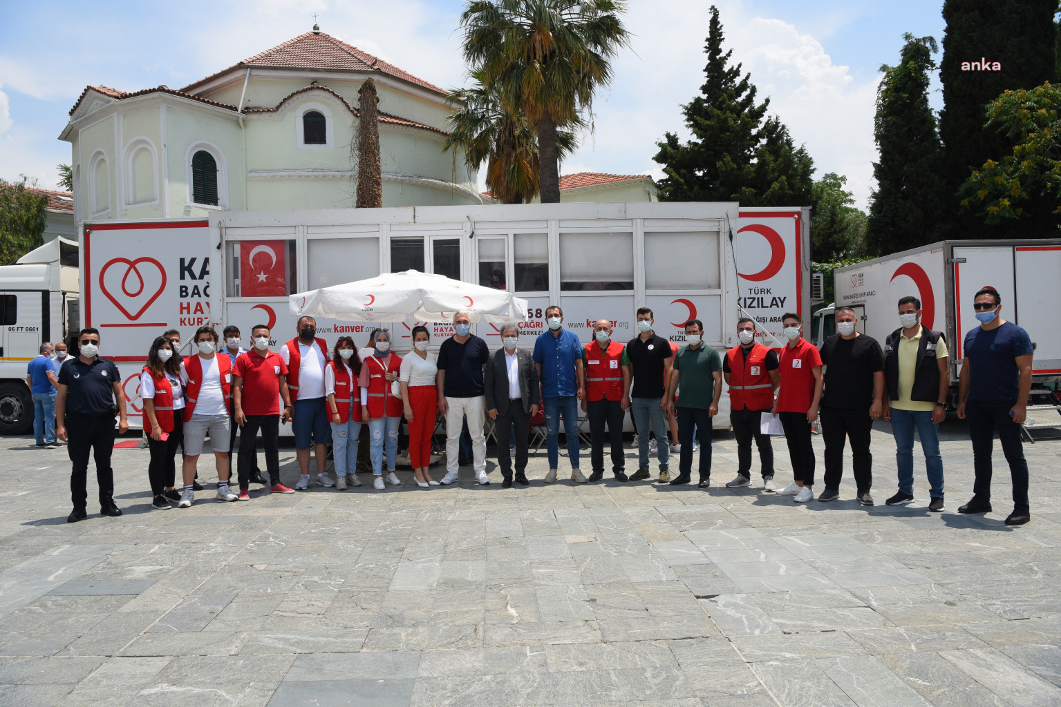 BORNOVA BELEDİYE BAŞKANI İDUĞ’DAN TÜRK KIZILAY’INA DESTEK