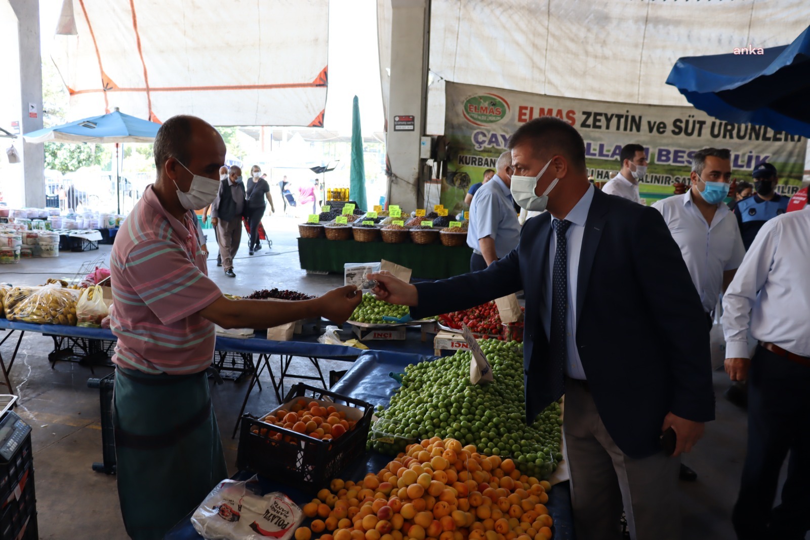 İZMİT BELEDİYESİ SU TASARRUFU SAĞLAYAN APARATLARI ESNAF VE VATANDAŞLARA DAĞITTI