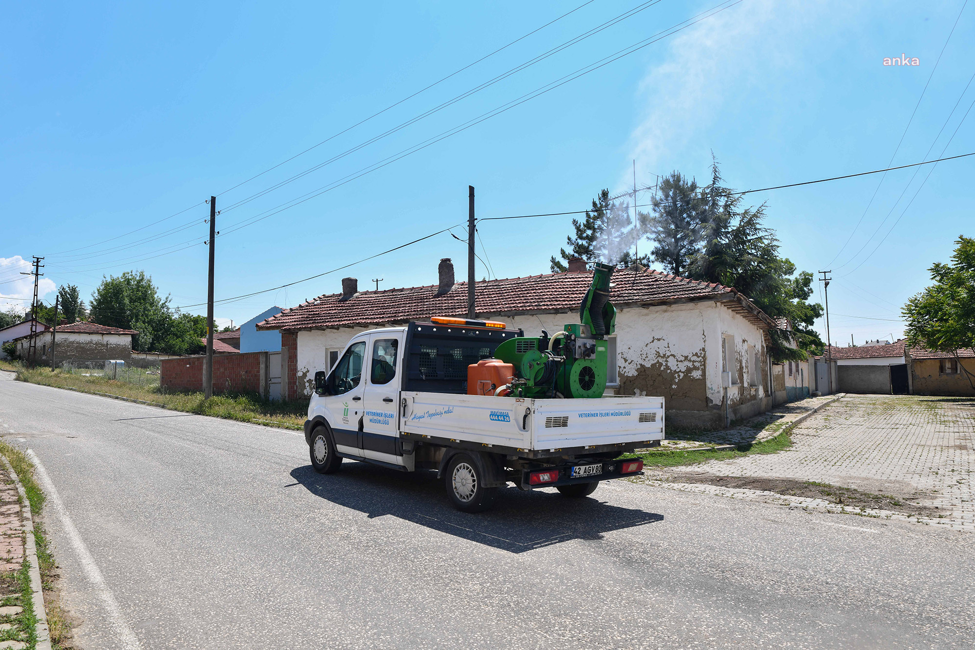 TEPEBAŞI'NDA İLAÇLAMA ÇALIŞMALARI HIZ KESMİYOR
