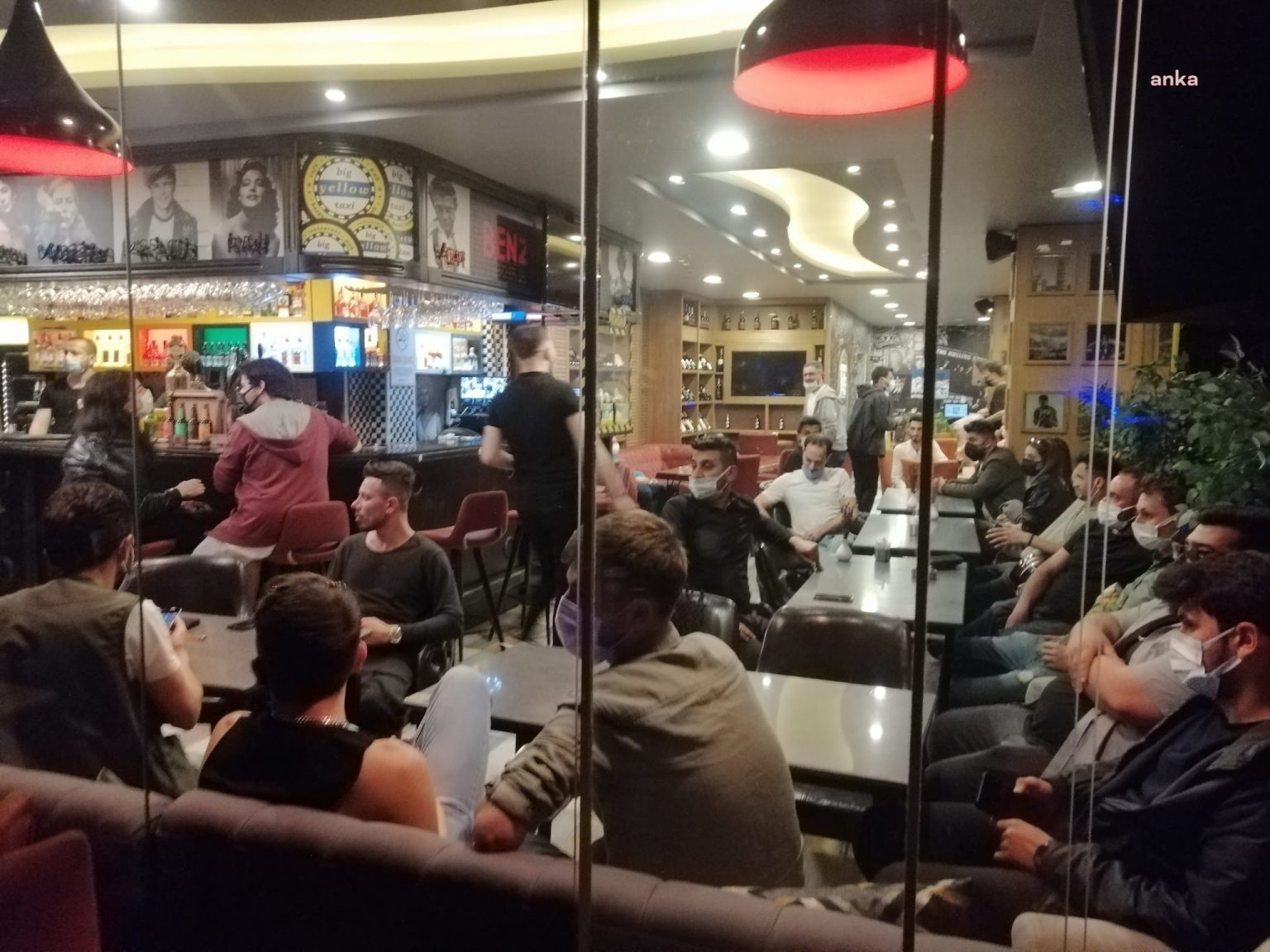 ÇERKEZKÖY'DE, KAFEDEKİ 57 KİŞİYE PANDEMİ CEZASI KESİLDİ