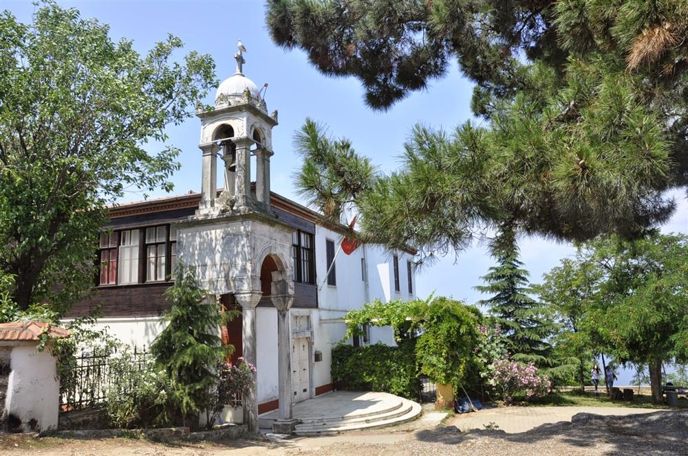 BÜYÜKADA'DA 23 NİSAN TEDİRGİNLİĞİ