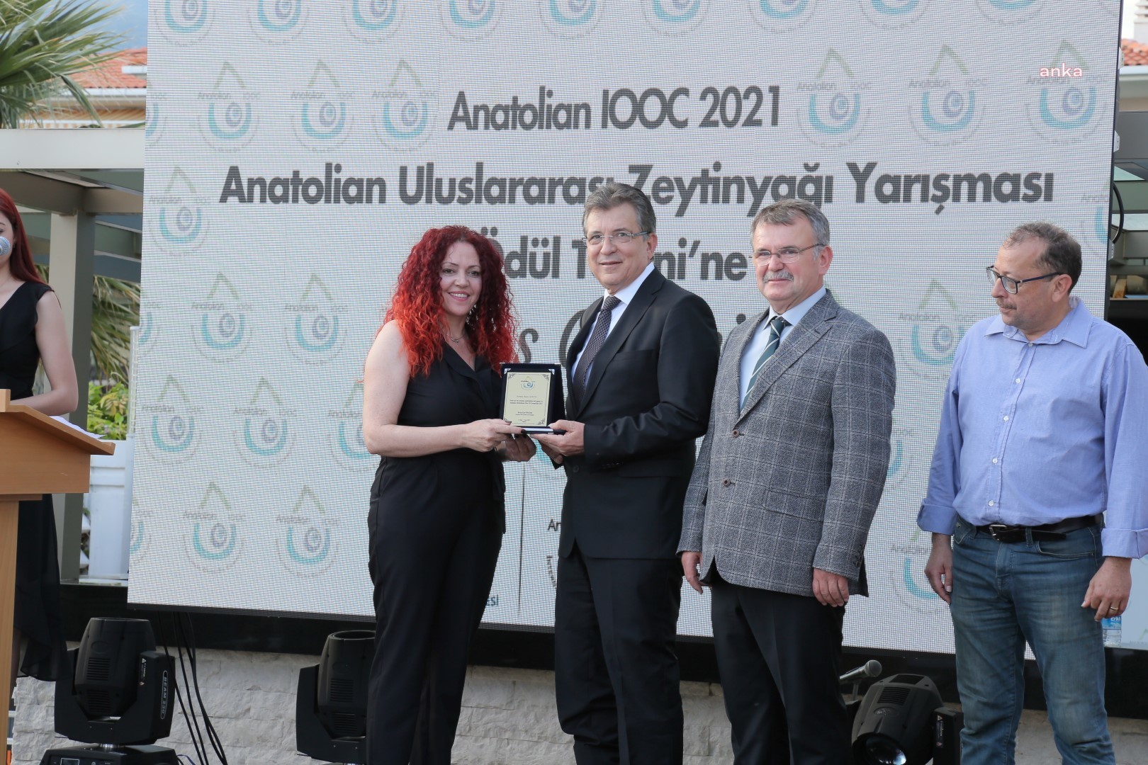 TÜRKİYE’NİN İLK ULUSLARARASI ZEYTİNYAĞI YARIŞMASI EDREMİT’TE GERÇEKLEŞTİRİLDİ